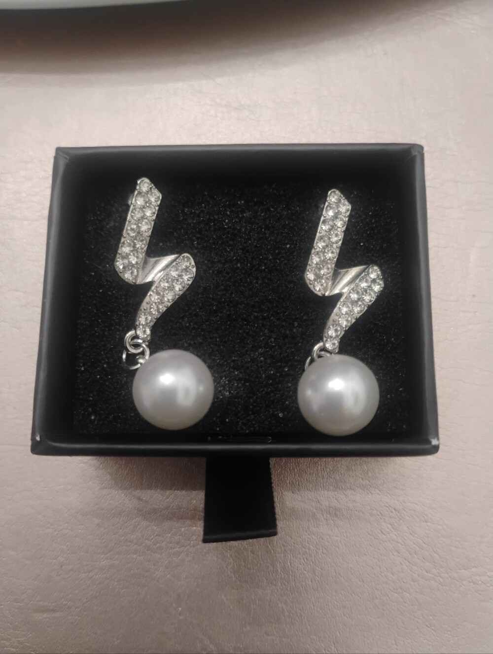 Rhinestone Ribbon and Pearl Drop Earrings